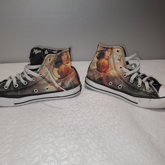Converse Wonder Woman Edition - Picture 2 of 6